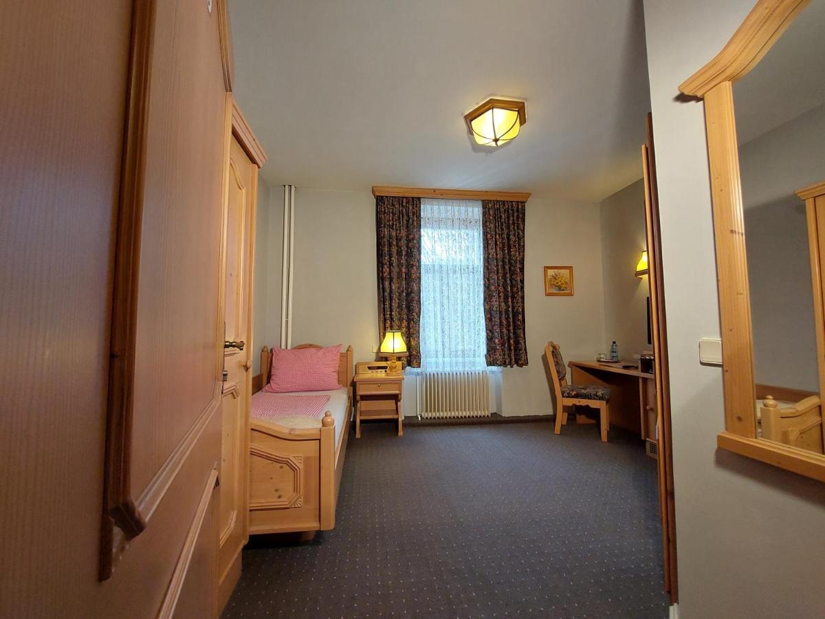 3 Raben - Leoben - Zimmer Fuer Geschaeftsreisende, Urlauber, Monteure Und Handwerker, Polski Pensjonat Austria Bagian luar foto