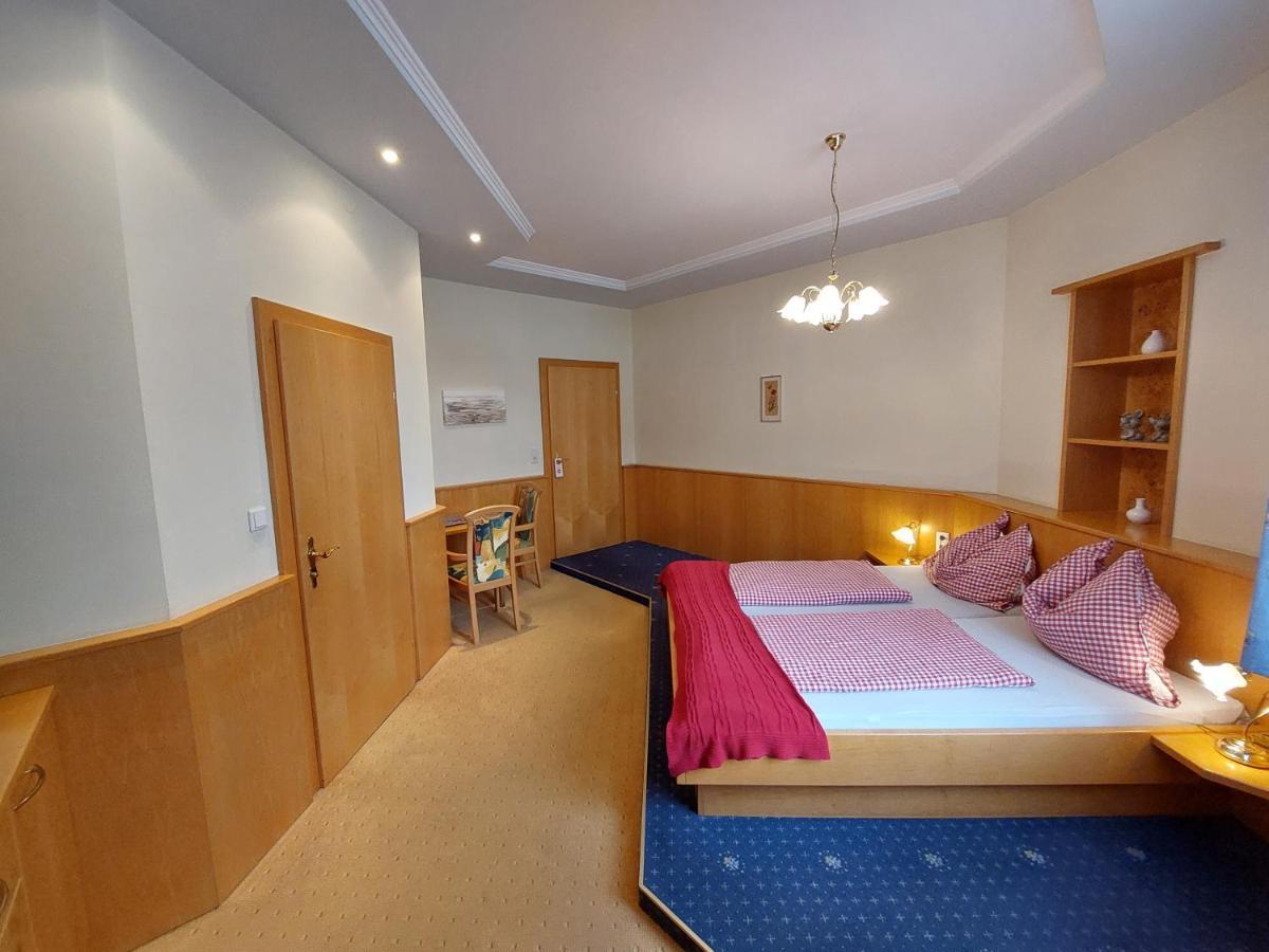 3 Raben - Leoben - Zimmer Fuer Geschaeftsreisende, Urlauber, Monteure Und Handwerker, Polski Pensjonat Austria Bagian luar foto