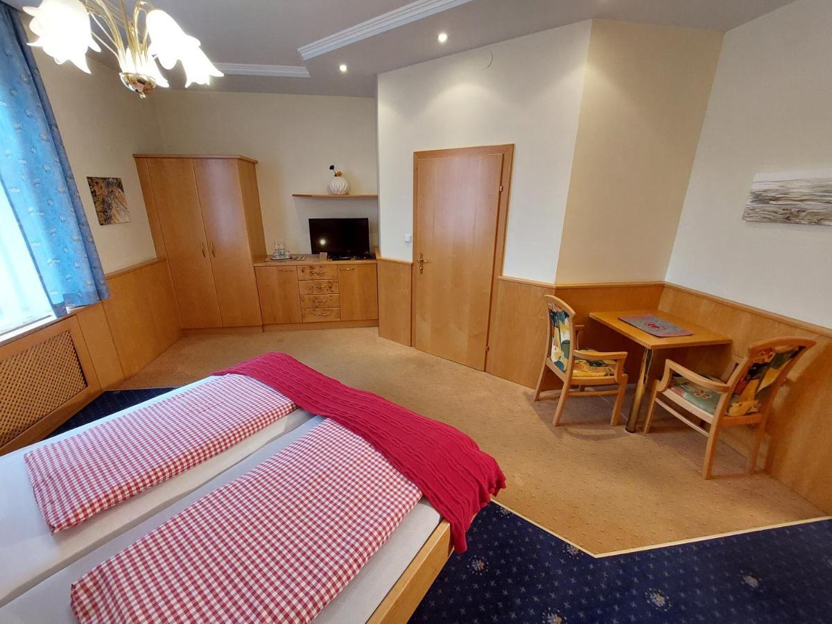 3 Raben - Leoben - Zimmer Fuer Geschaeftsreisende, Urlauber, Monteure Und Handwerker, Polski Pensjonat Austria Bagian luar foto
