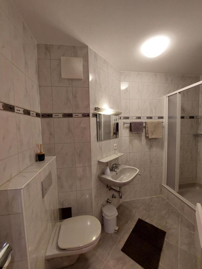 3 Raben - Leoben - Zimmer Fuer Geschaeftsreisende, Urlauber, Monteure Und Handwerker, Polski Pensjonat Austria Bagian luar foto