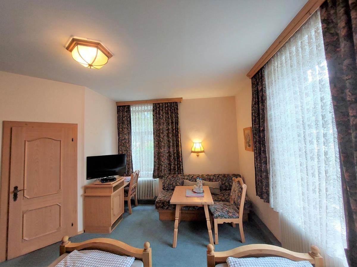 3 Raben - Leoben - Zimmer Fuer Geschaeftsreisende, Urlauber, Monteure Und Handwerker, Polski Pensjonat Austria Bagian luar foto