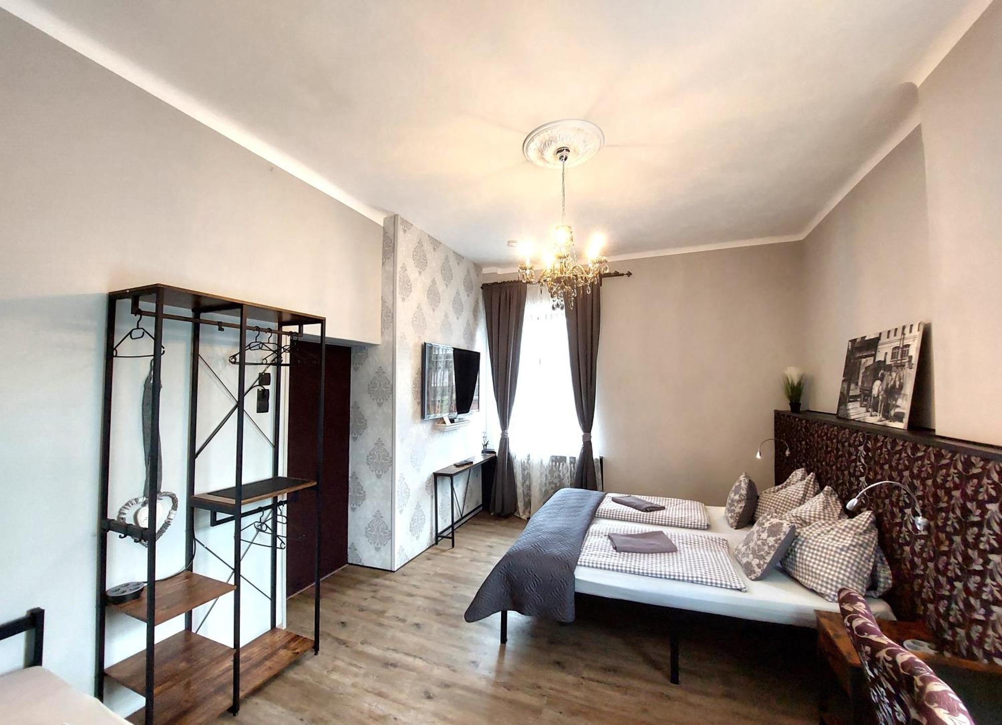 3 Raben - Leoben - Zimmer Fuer Geschaeftsreisende, Urlauber, Monteure Und Handwerker, Polski Pensjonat Austria Bagian luar foto
