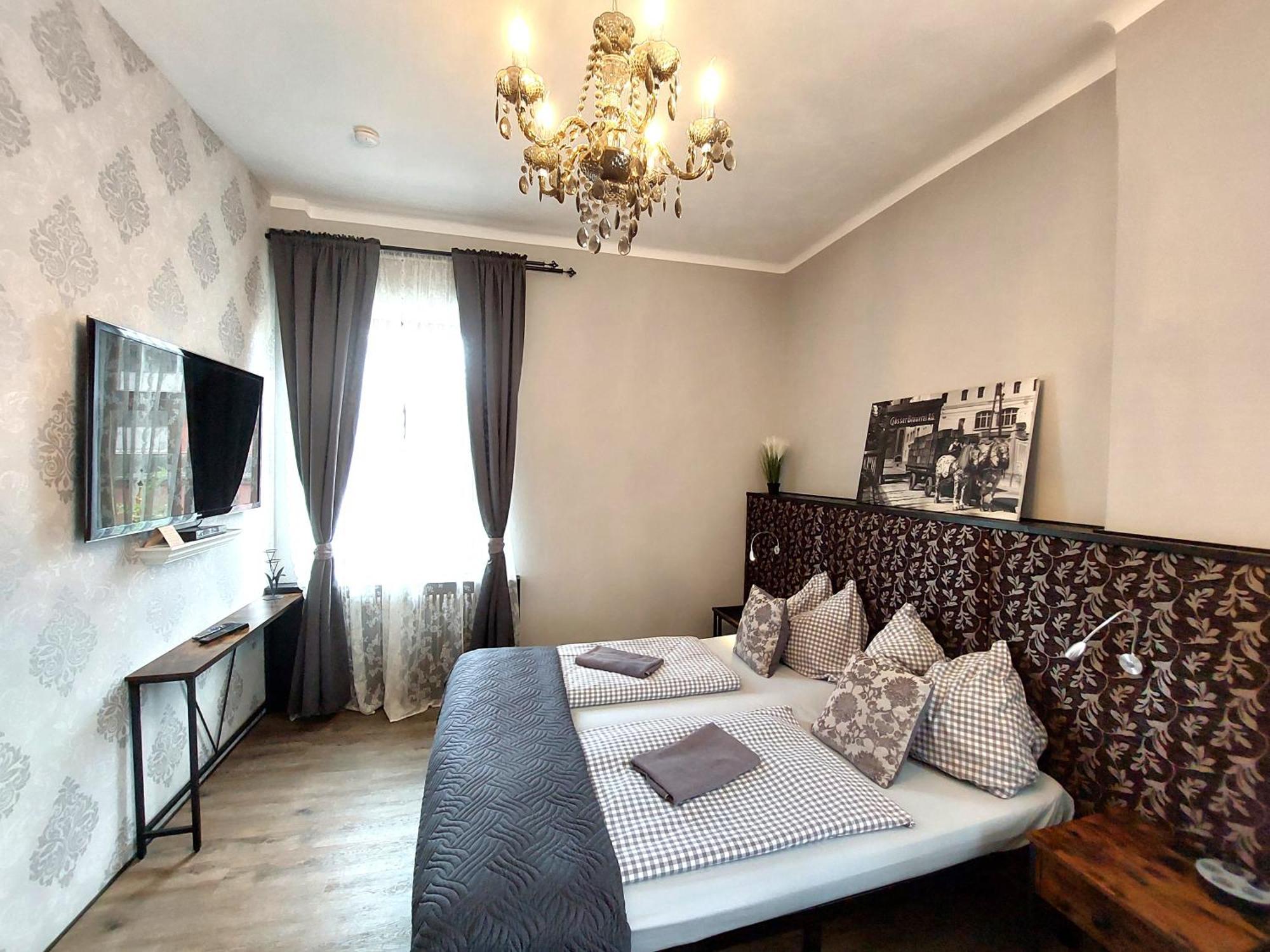3 Raben - Leoben - Zimmer Fuer Geschaeftsreisende, Urlauber, Monteure Und Handwerker, Polski Pensjonat Austria Bagian luar foto